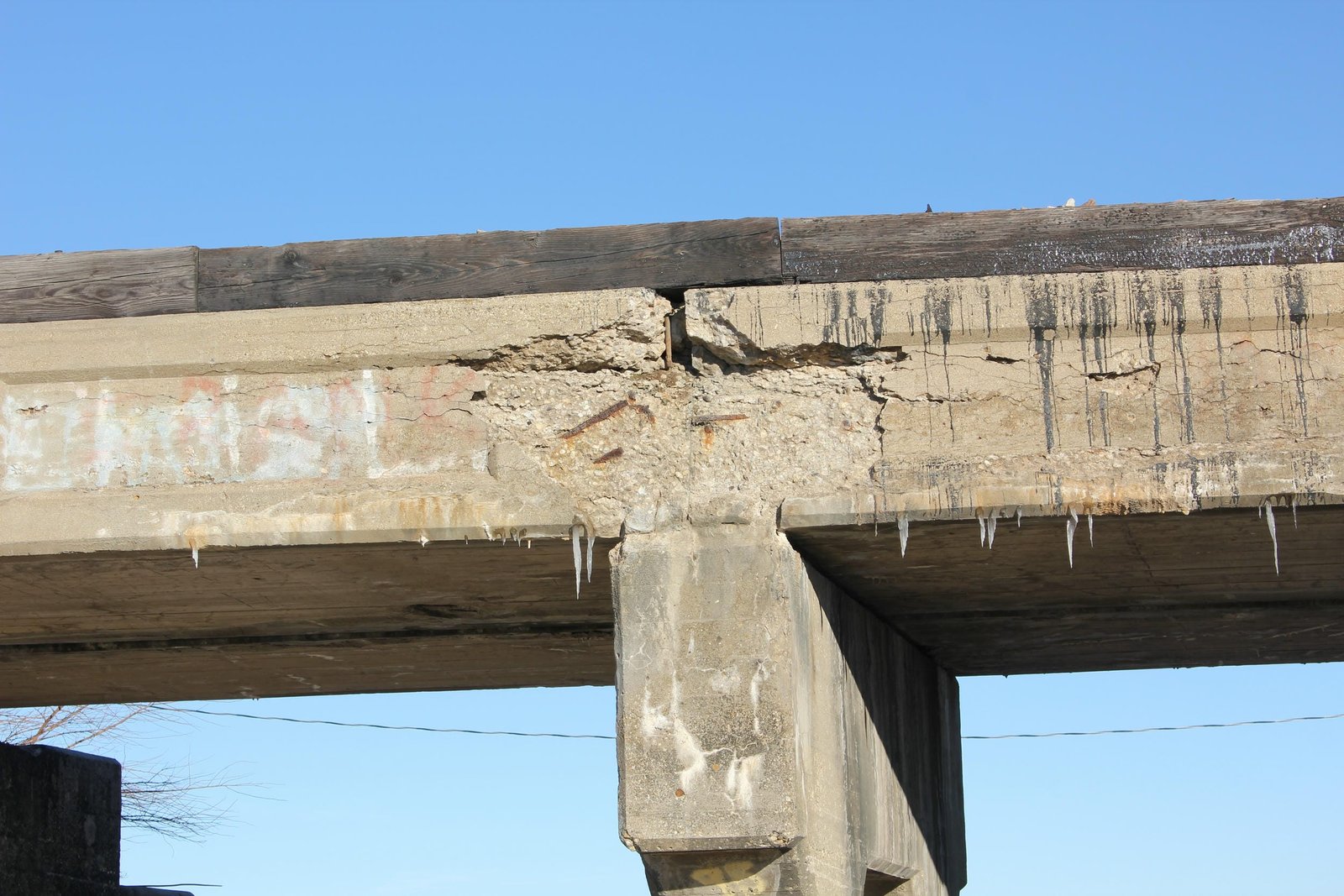 Spalling above pier
